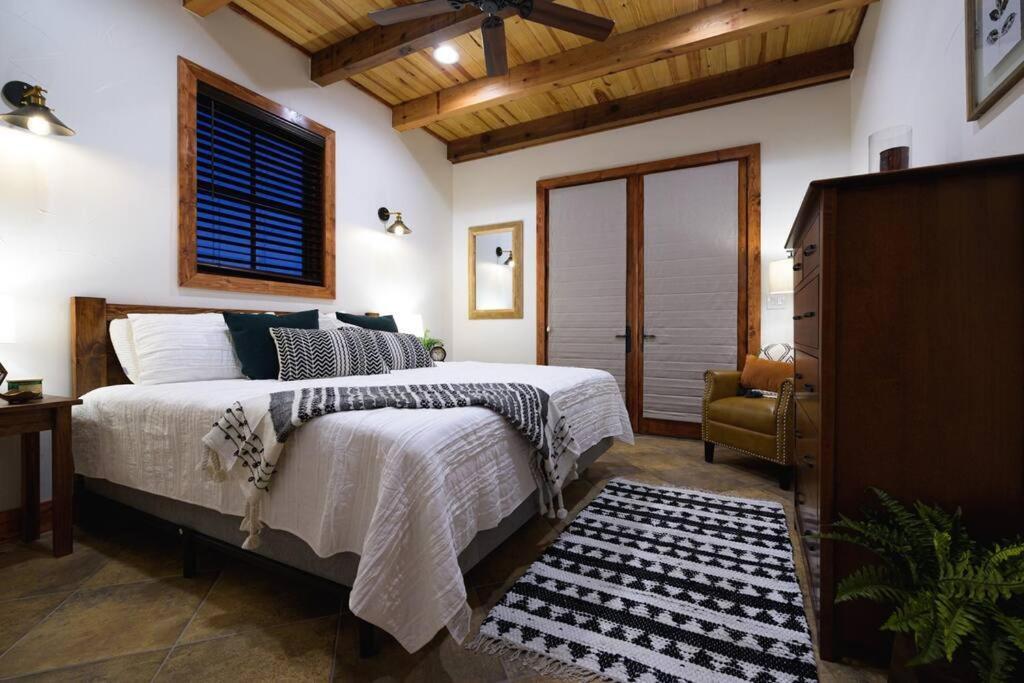 Little Dutch Cabin #3 - 12 Min To Magnolia-Baylor Bellmead Εξωτερικό φωτογραφία